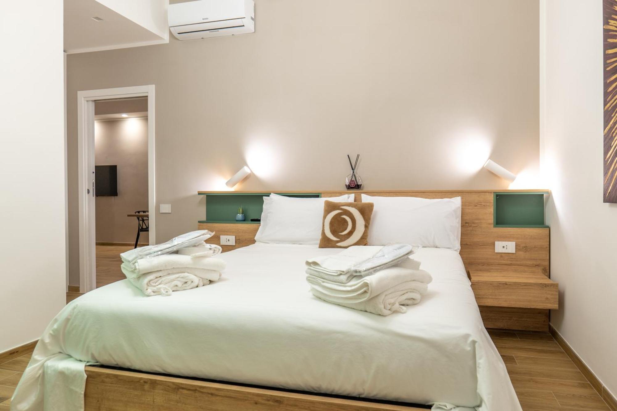 Three Moons Boutique House/Calypso Appartement Salerno Buitenkant foto